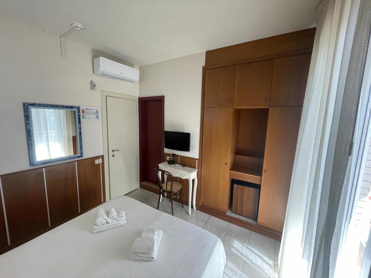 Hotel Metropol Pesaro Dış mekan fotoğraf