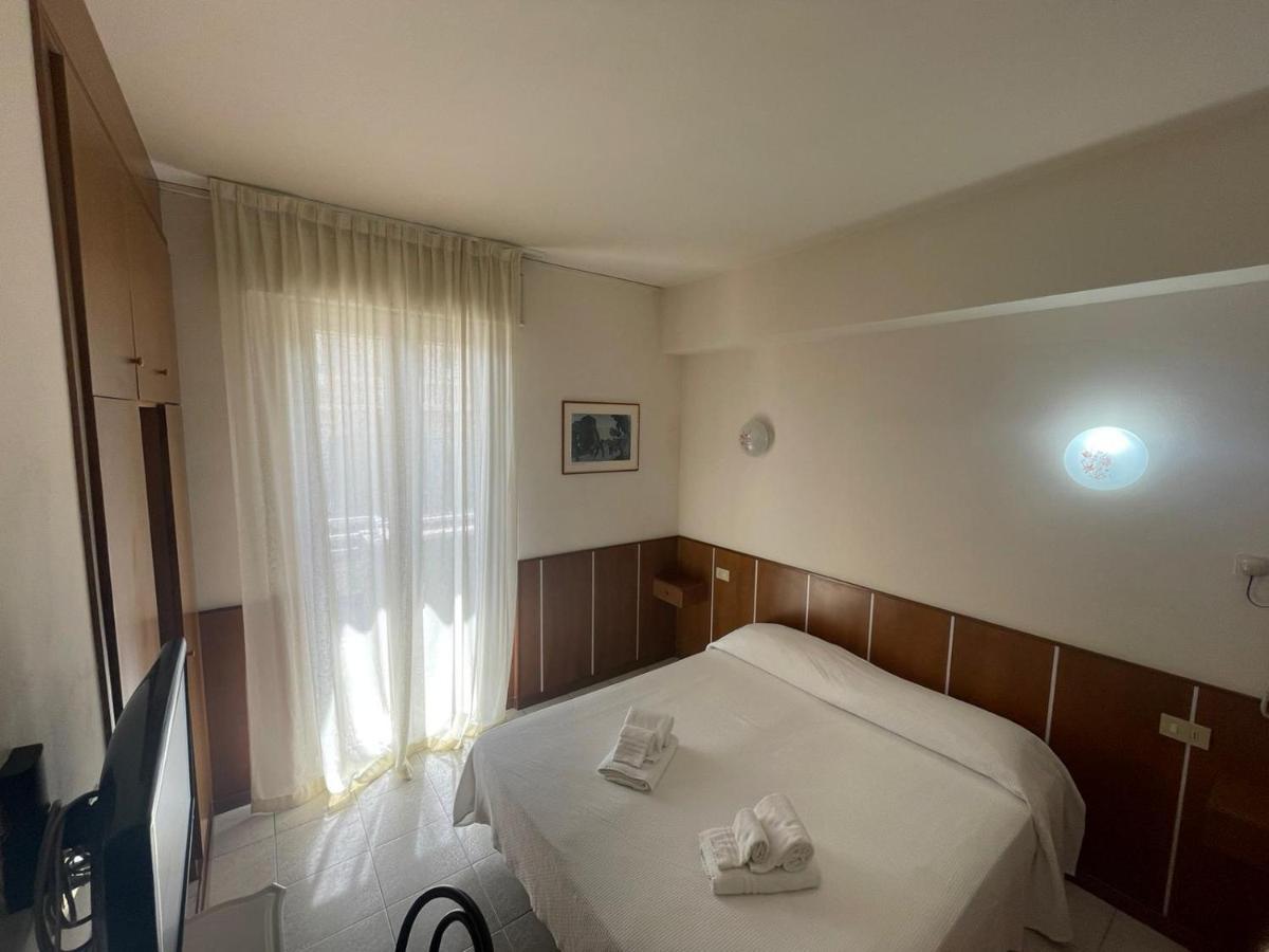 Hotel Metropol Pesaro Dış mekan fotoğraf