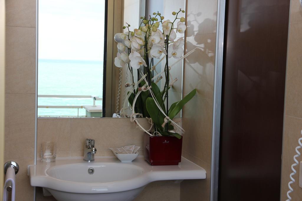 Hotel Metropol Pesaro Dış mekan fotoğraf